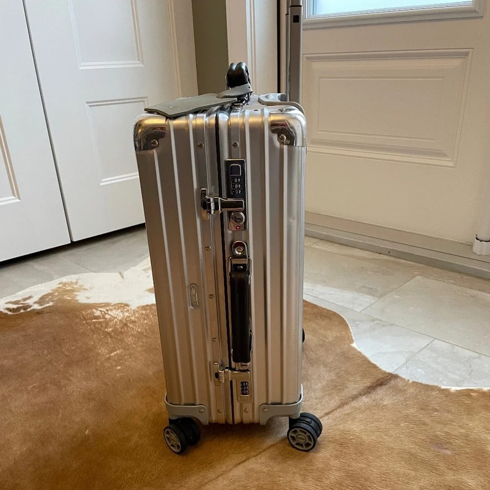 Rimowa "Classic" Aluminium Carry On - Picture 2 of 8